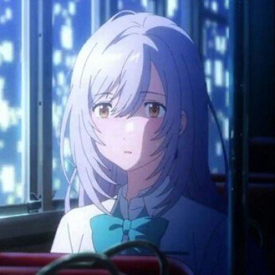 因儿女未探望 老人高空扔下5箱红酒